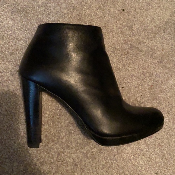Stuart Weitzman boots - Picture 2 of 6